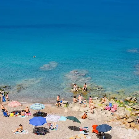 Rentopolis Mary Willa Cefalù
